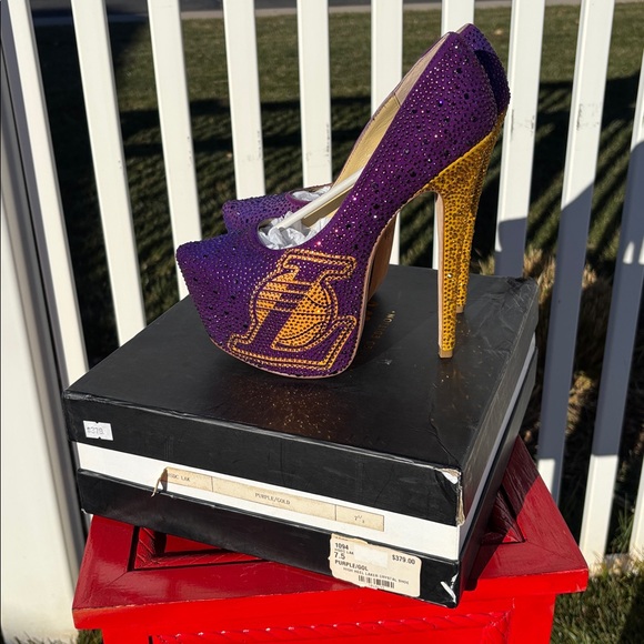 Herstar Limited Edition 6” Laker Crystal Shoe, Purple Gold size 7.5 - Picture 7 of 7